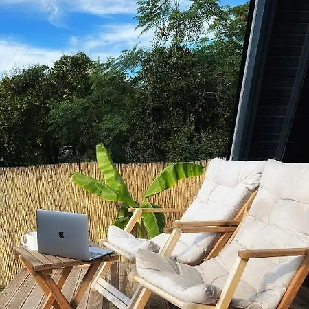 Heaven Bungalow Hotel *