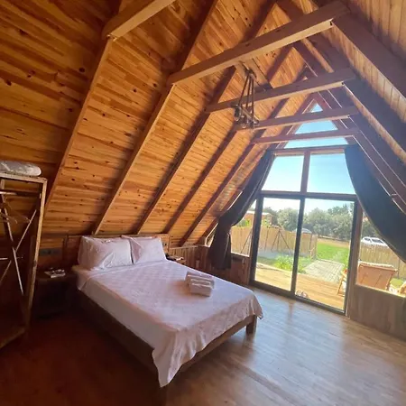 Heaven Bungalow بيت خشبي