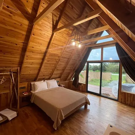 Heaven Bungalow بيت خشبي